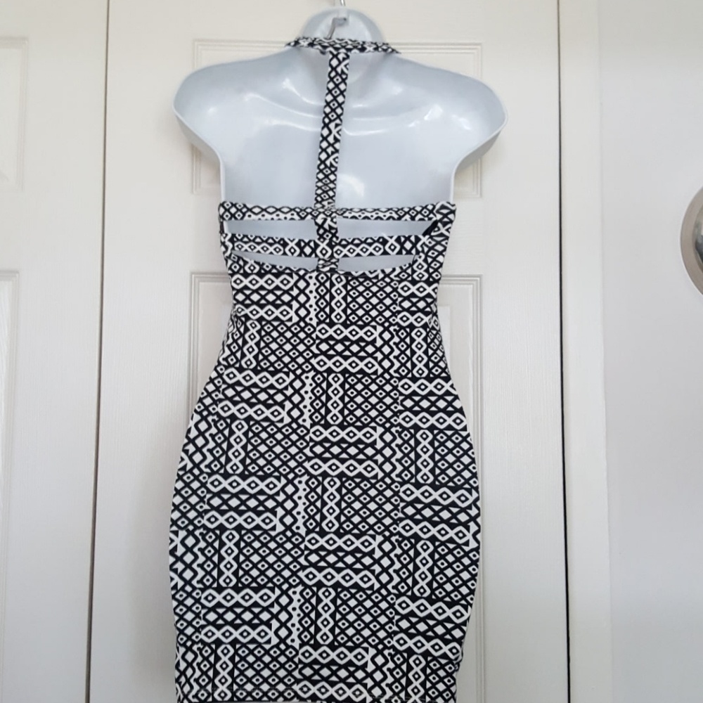 G BY Guess Dress.  *NEW* - Picture 3 of 6