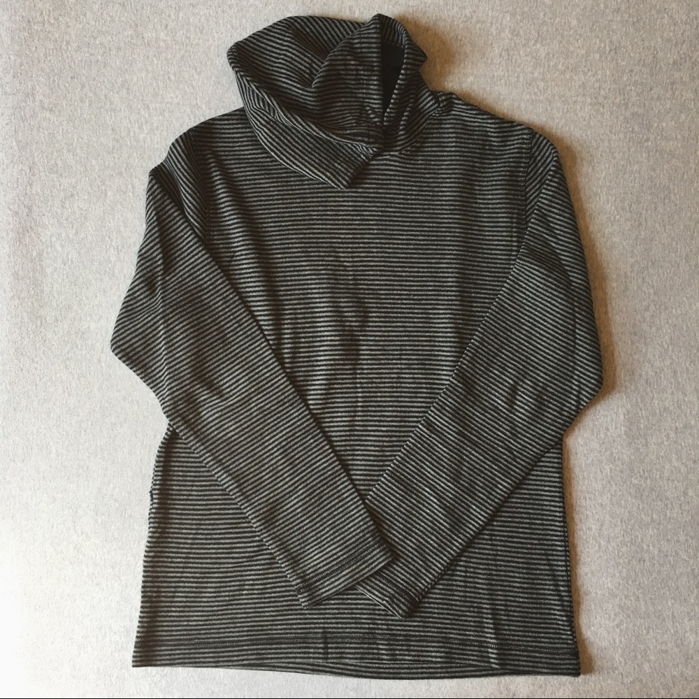 🔥: Banana Republic • Black/Gray Hooded Sweater