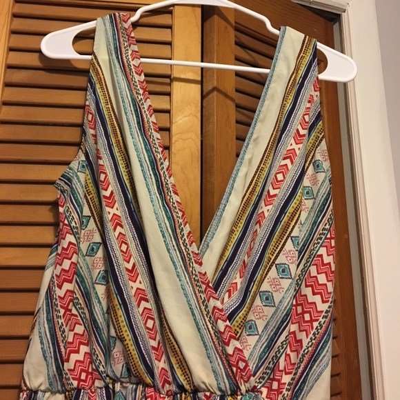 Aztec pattern romper! - Picture 2 of 4