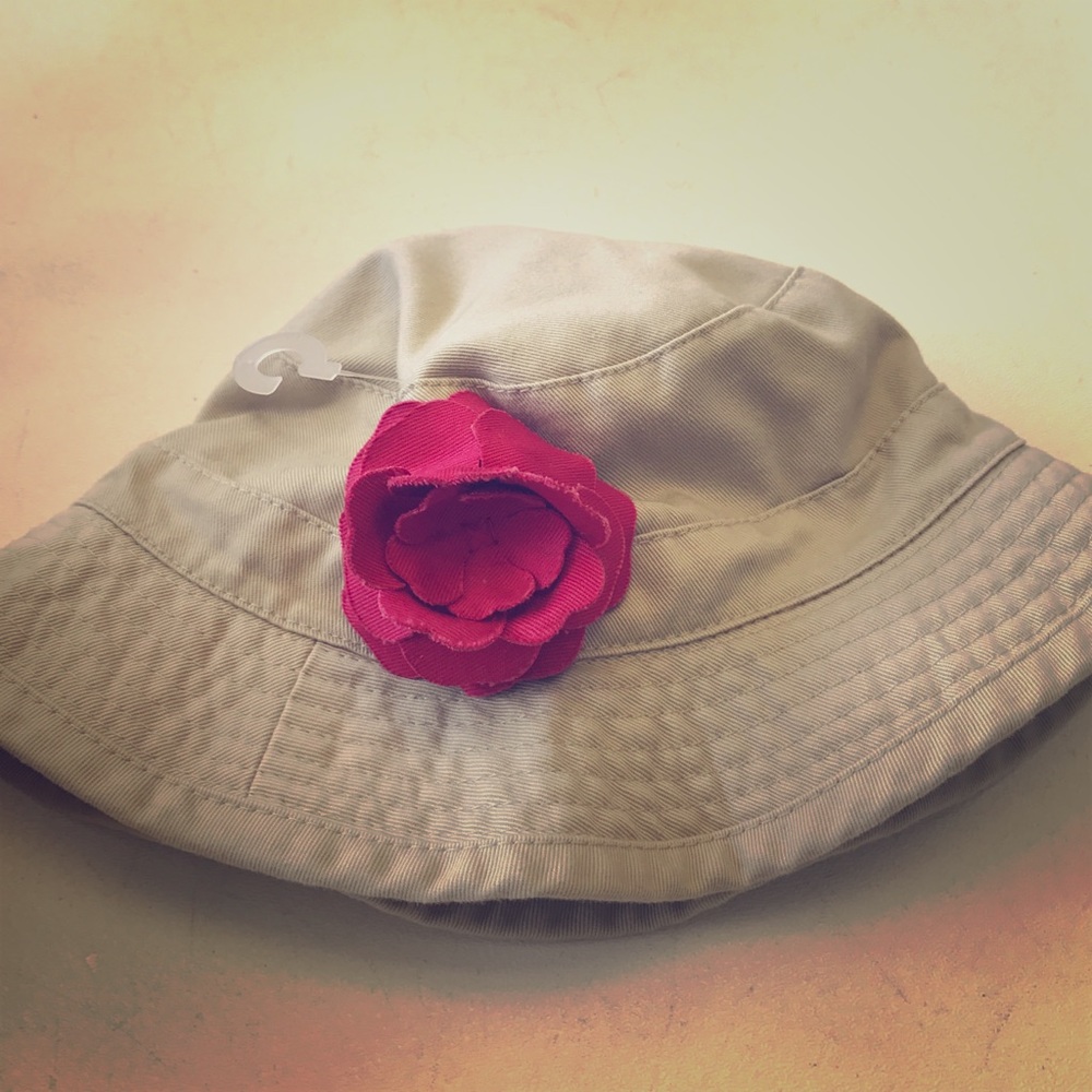 Girl Gap hat
