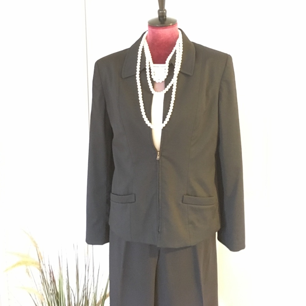 Liz Claiborne Collection Black Zip Blazer