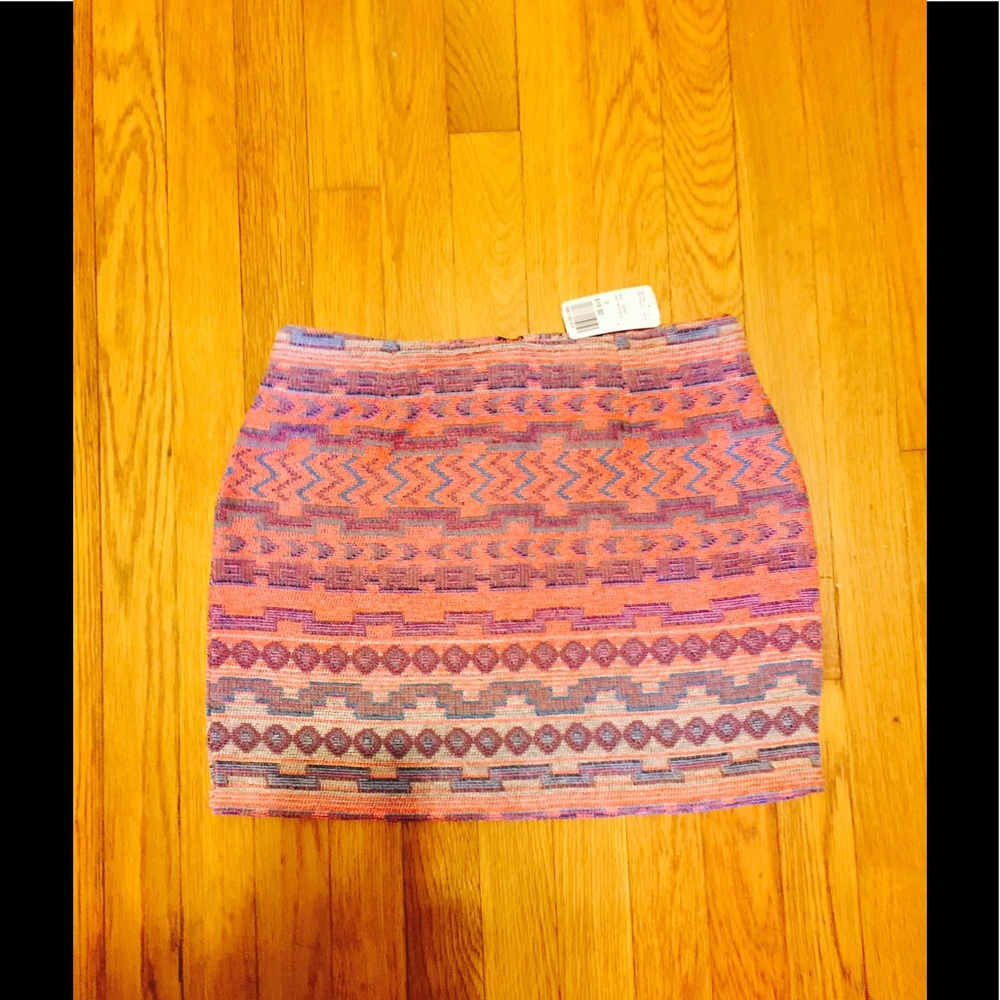 Forever 21 Aztec contemporary mini skirt