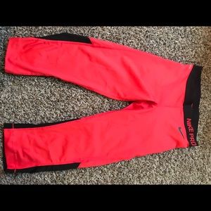 Nike Pro capris
