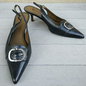 Pointy-toed slingbacks