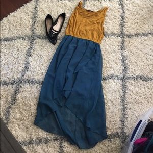 Soprano sleeveless dress