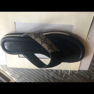 Gucci flip flops size 37 1/2