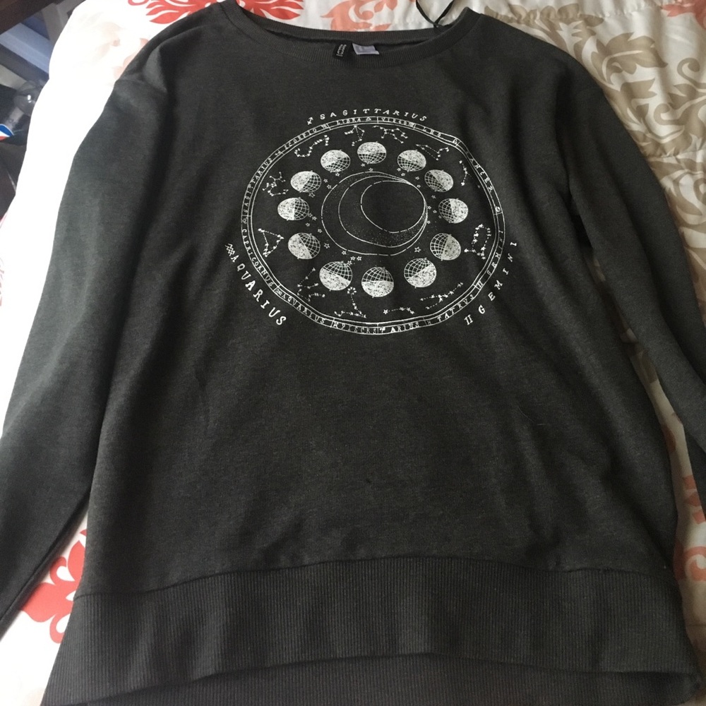 A sweatshirt