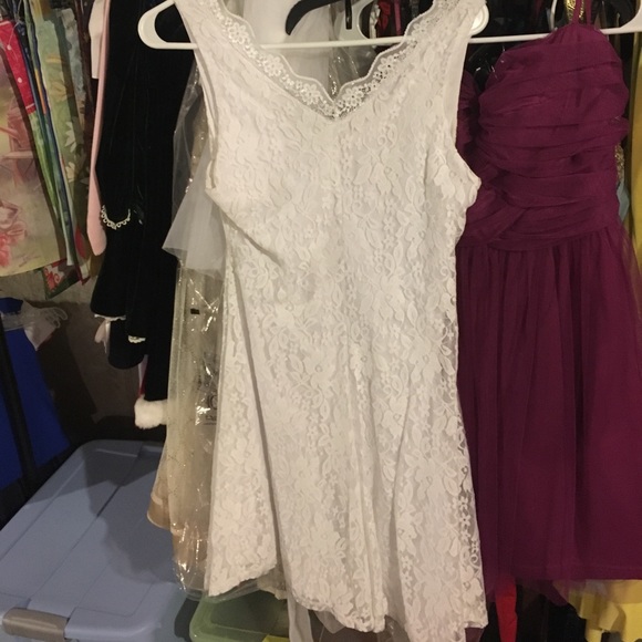 White dress - Picture 2 of 3