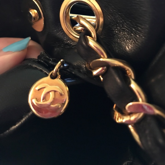 Gorgeous lambskin vintage Black Chanel bag 10x14 - Picture 6 of 14