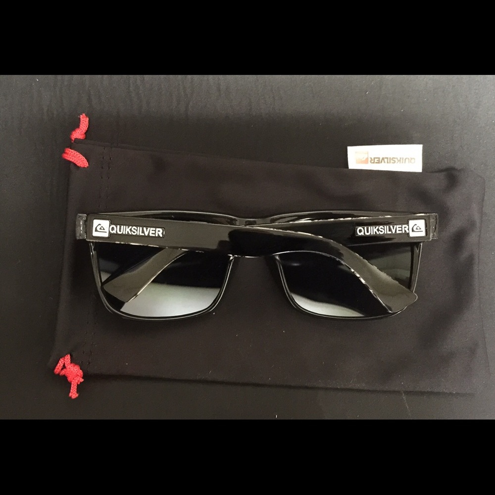 NEW QUIKSILVER SUNGLASSES AND WATCH BUNDLE - Picture 2 of 4