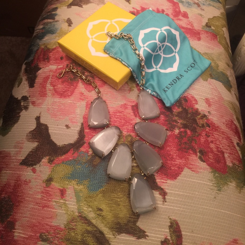 Kendra Scott necklace
