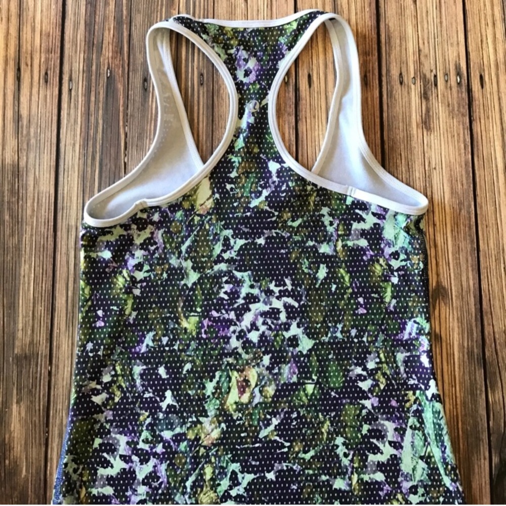 Lululemon Athletica - Picture 2 of 6