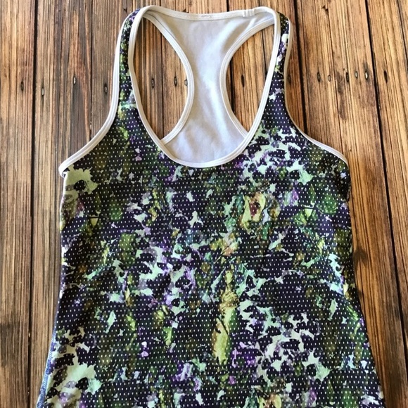 Lululemon Athletica - Picture 3 of 6