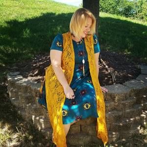 Meet your Posher, Crystal