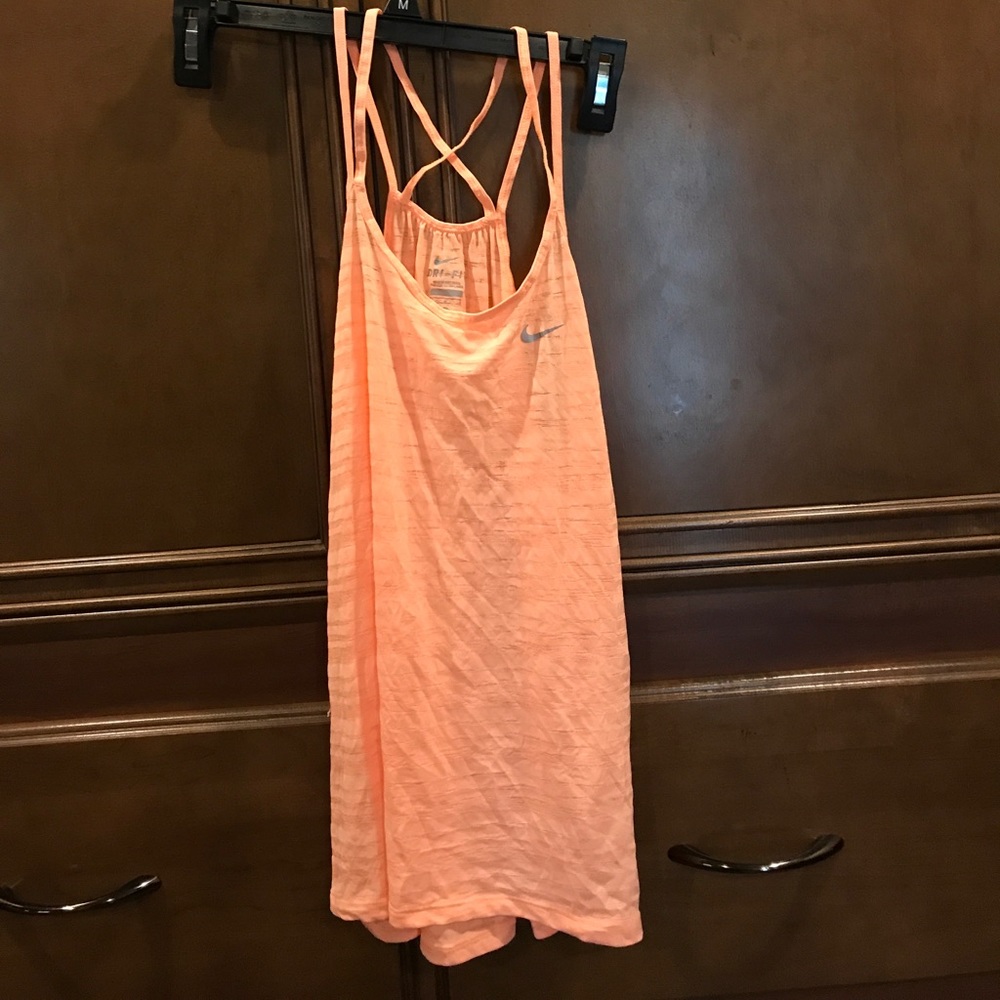 Nike dry fit shirt size M