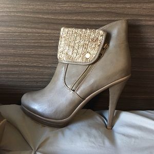 BRAND NEW!!! Ankle boots for sale!!!