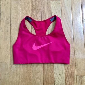 ✨NWOT✨Nike pro sports bra