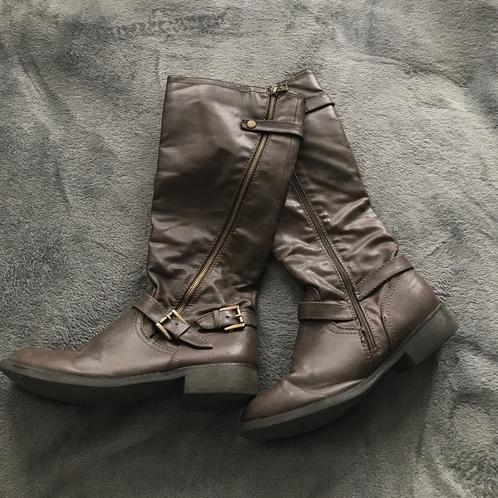 below the knee riding boots