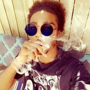 Meet your Posher, Dominique