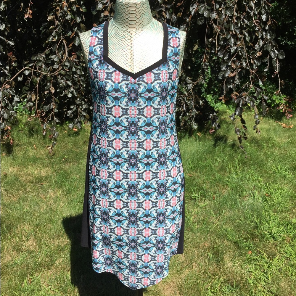 Viereck Sleeveless Print Dress