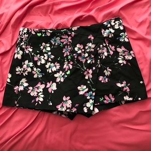Black floral skort