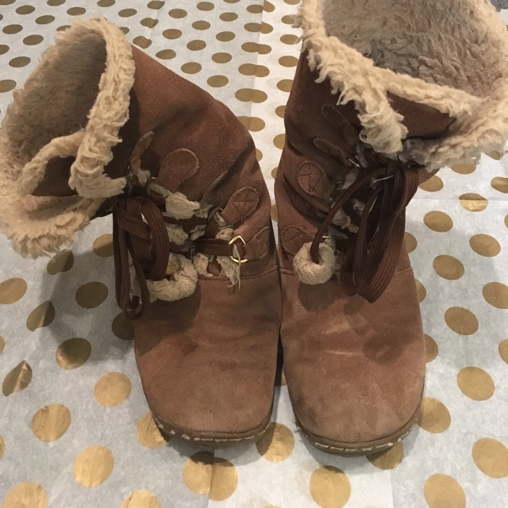 ✔️ Free with Purchase! Winter Boots