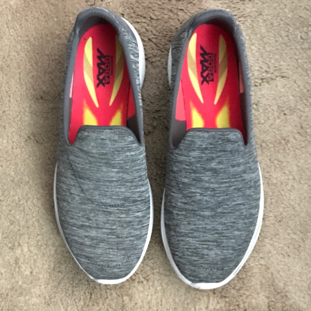 Skechers go walks