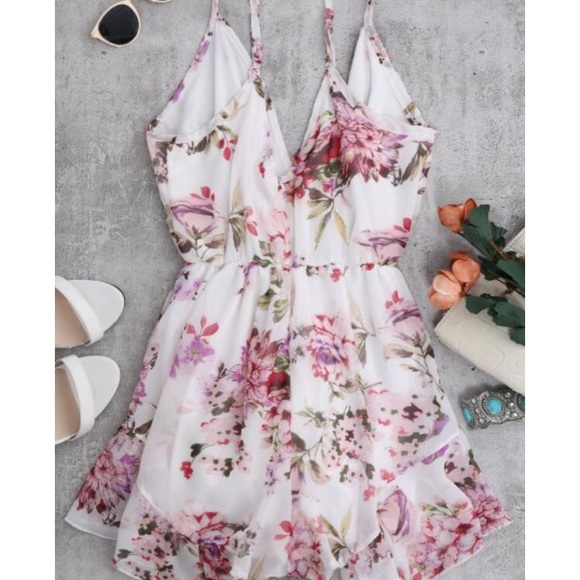 ‼️LAST‼️ Chiffon Floral Romper Size S - Picture 2 of 7
