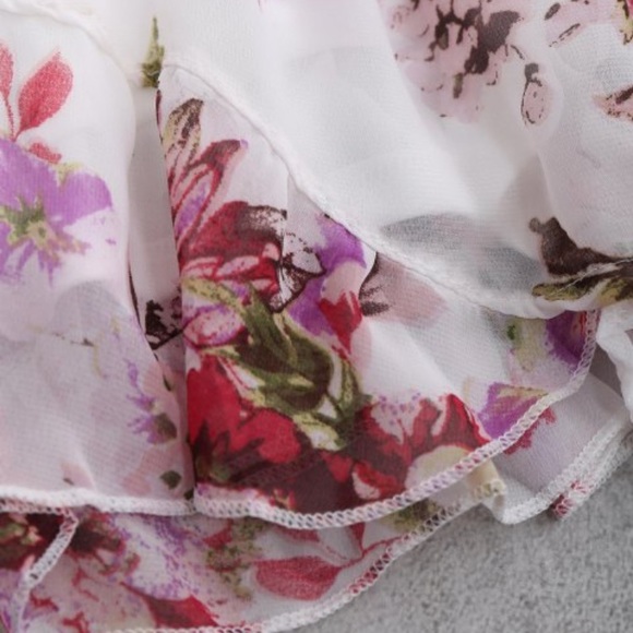 ‼️LAST‼️ Chiffon Floral Romper Size S - Picture 5 of 7