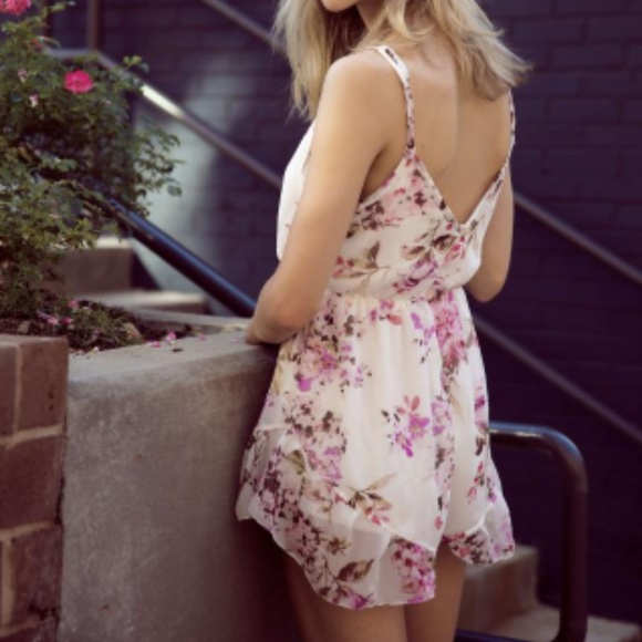 ‼️LAST‼️ Chiffon Floral Romper Size S - Picture 6 of 7