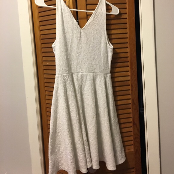 Pins and Needles white dress! - Picture 5 of 5