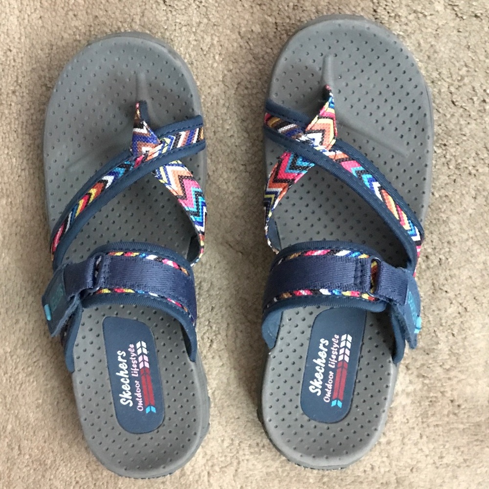 Skechers flip flops