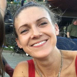 Meet your Posher, Maya