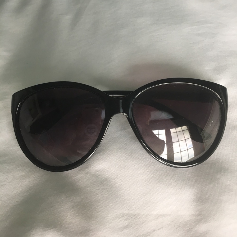 CHARMING CHARLIE Cat Eye Black Sunglasses