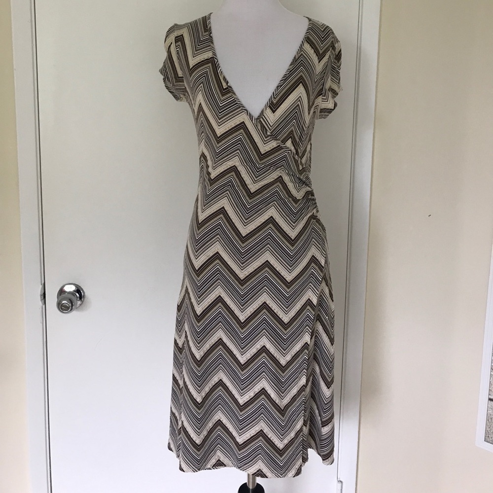 NAF NAF FAUX WRAP DRESS. - Picture 2 of 8