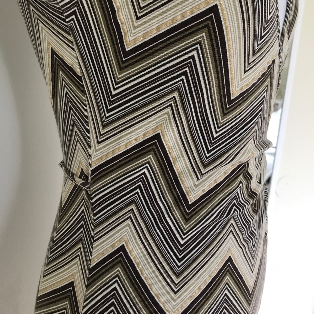 NAF NAF FAUX WRAP DRESS. - Picture 4 of 8