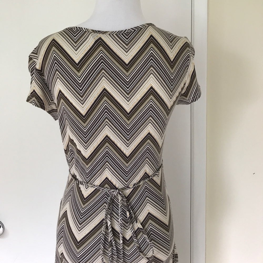 NAF NAF FAUX WRAP DRESS. - Picture 5 of 8