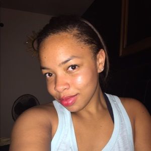 Meet your Posher, Taraea