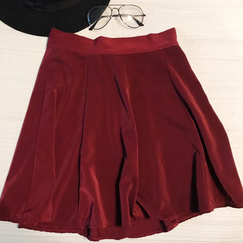 BRANDY MELVILLE MAROON SKIRT