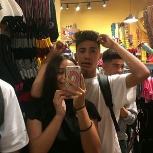 Meet your Posher, Gio