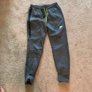 Nike tech fleece joggers
