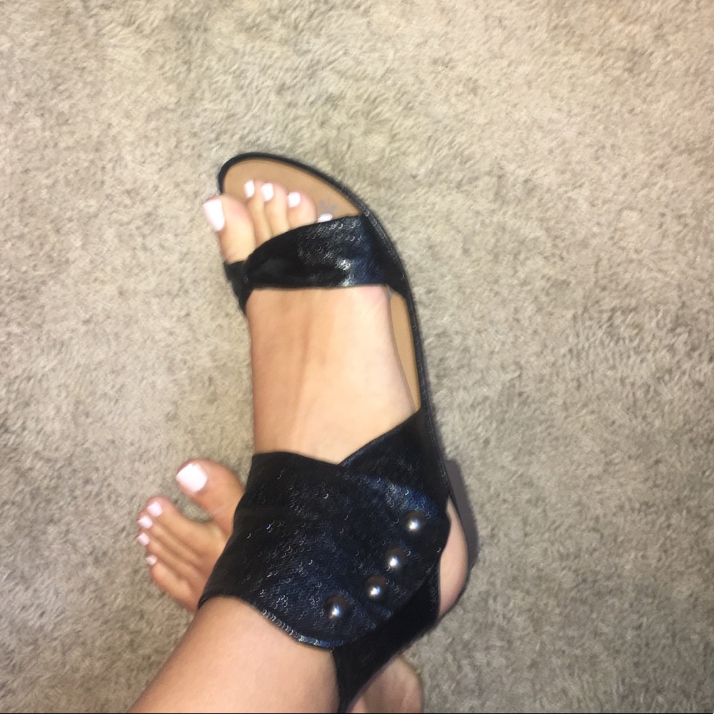 Sandals - Picture 3 of 3