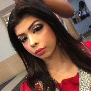 Meet your Posher, Farhat