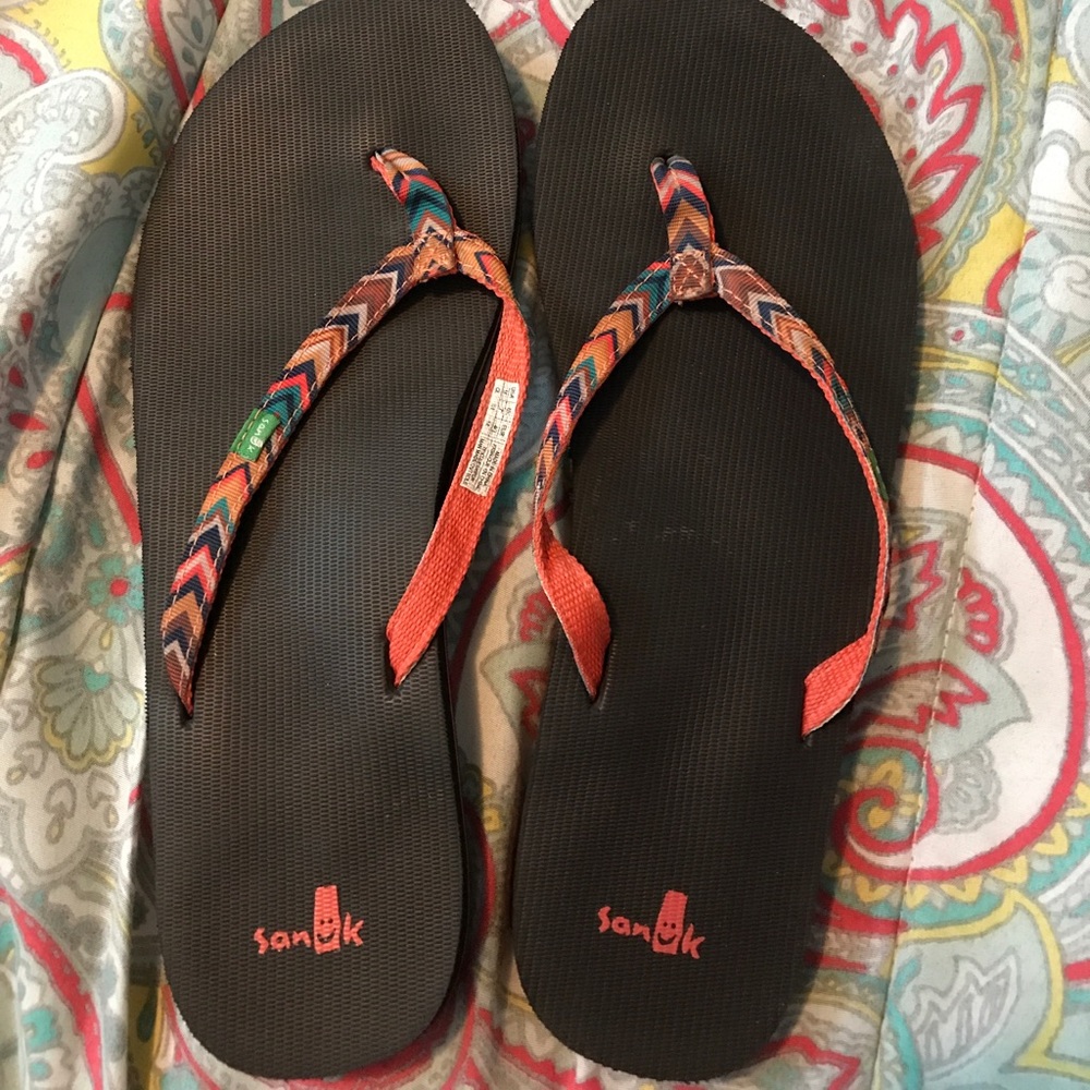 Size 9 women's flip flops
