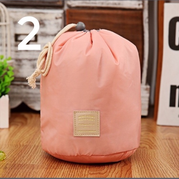 1 LEFT! Travel makeup case - Picture 3 of 4