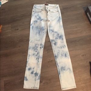 Acid washed jeans