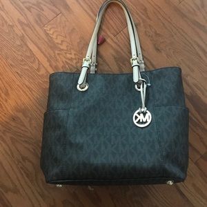 Women's purse