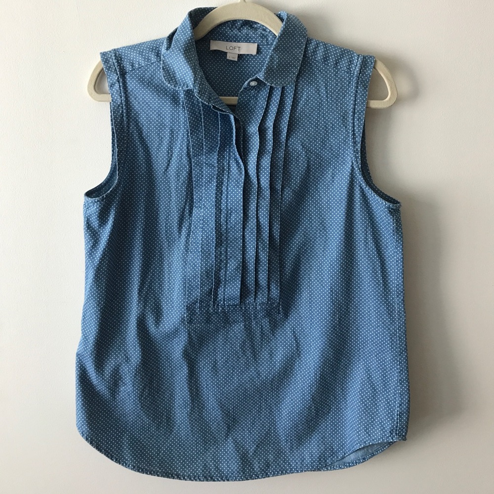 Cute Loft top! Add to a bundle for more discounts!