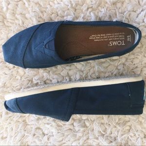 Navy Blue Toms