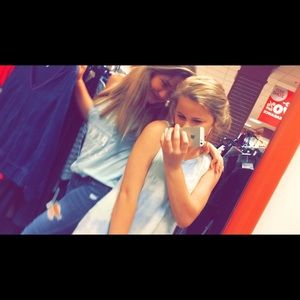 Meet your Posher, Adrienne